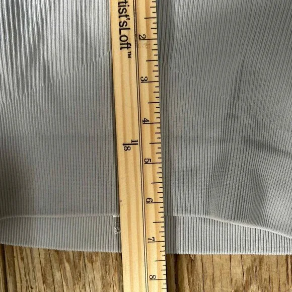 OQQ Women's Crop Top Ribbed Seamless Workout Exercise Long Sleeve Crop Medium - Picture 7 of 9